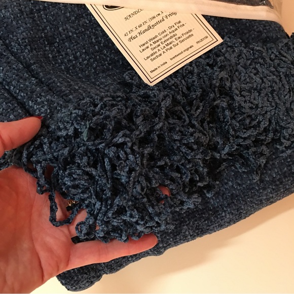 NEW Brentwood Original Hand Loomed Royal Navy Blue Chenille Throw - Picture 2 of 5